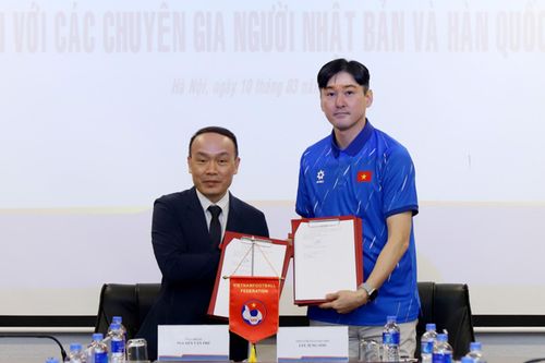 Bổ sung hai trợ lý huấn luyện viên người Hàn Quốc cho đội tuyển quốc gia và U23