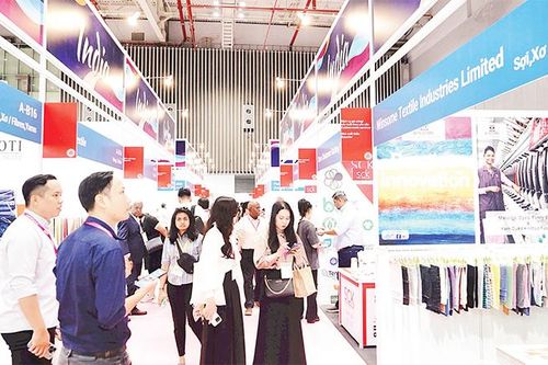 Tập trung tháo gỡ khó khăn, vướng mắc cho doanh nghiệp