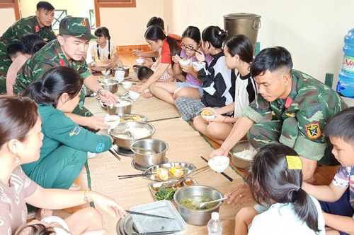 Chính trị viên trẻ nhiệt huyết