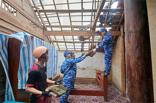 Tuổi trẻ Hải đội 102 xung kích xóa nhà tạm, thắt chặt nghĩa tình quân dân