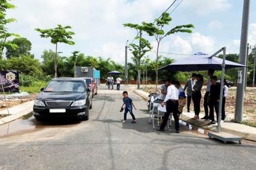 Mượn gió bẻ măng!