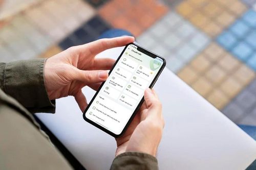 Trả lại 100 triệu đồng cho người chuyển nhầm tài khoản