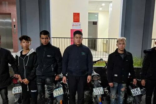 Làm rõ nhóm thanh thiếu niên vác dao chém nhau trên đèo Hải Vân