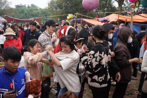 Đề xuất đưa Lễ hội chợ Chuộng vào danh mục di sản văn hóa quốc gia