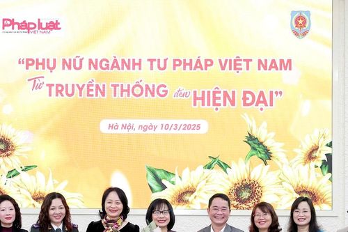 Thứ trưởng Đặng Hoàng Oanh nói chuyện chuyên đề 'Phụ nữ Ngành Tư pháp Việt Nam - Từ truyền thống đến hiện đại'
