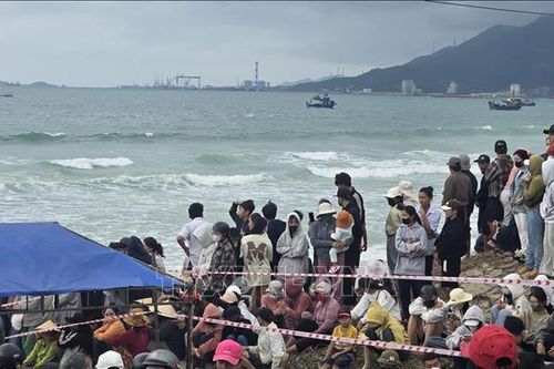 Tìm thấy thi thể hai nam sinh mất tích khi tắm biển ở Khánh Hòa