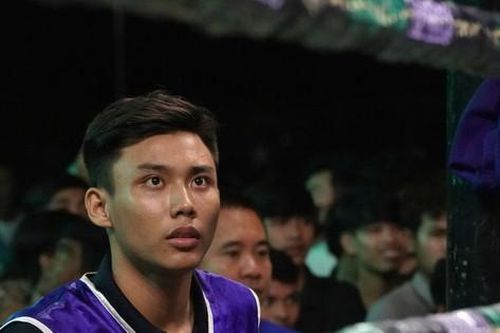 Võ sĩ Phùng Phú Thuận hạ knock-out đối thủ, giành chiến thắng lịch sử trên đất Campuchia