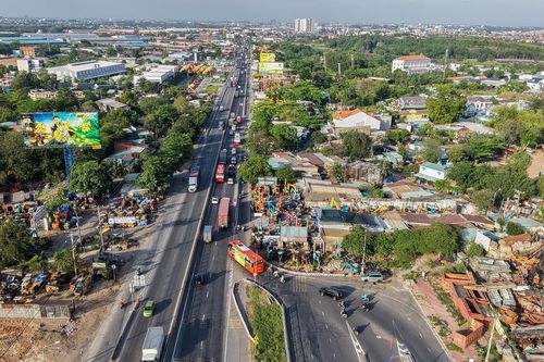 Đường huyết mạch phía Đông TPHCM mở rộng 15 năm chưa xong vì vướng mặt bằng