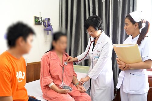 Sốc điện 7 lần cứu sống thai phụ bị rối loạn nhịp tim, nguy cơ tử vong cao