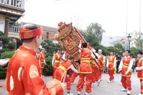 'Kiệu bay' - lan tỏa nét đẹp văn hóa hội làng