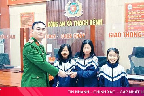 Nhặt được ví tiền, 3 học sinh tìm người đánh rơi trả lại