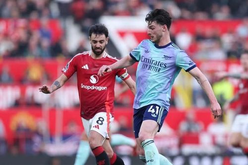 Manchester United-Arsenal 'bất phân thắng bại' ở Old Trafford