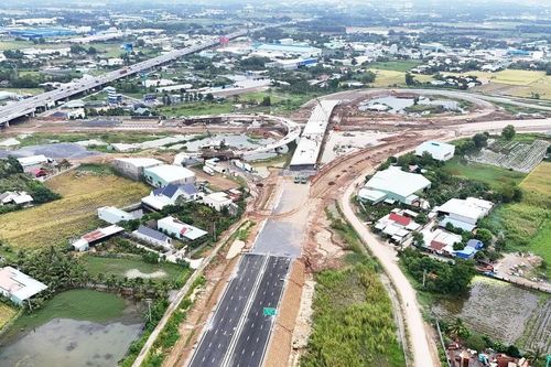 Hoàn thành 55km đường bộ cao tốc Bến Lức-Long Thành vào cuối năm nay