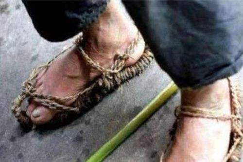 Cổ nhân dạy: 'Thà thử quan tài còn hơn đi giày người khác', khi biết lý do, bạn sẽ không ngờ người xưa lại có kiến thức uyên thâm như vậy