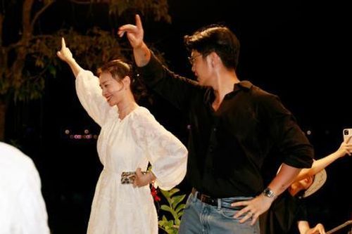 Hai lần lộ ảnh bầu bí của Ngô Thanh Vân