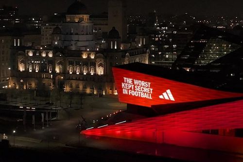 Đội bóng Liverpool chính thức ký hợp đồng 'bom tấn' dài hạn với adidas