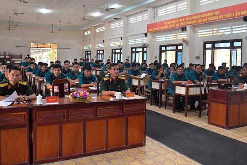 Tập huấn cán bộ ban chỉ huy quân sự cấp xã