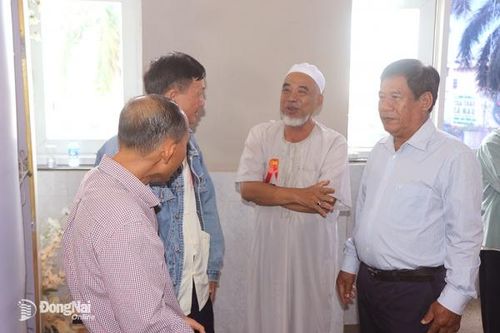 Xây dựng đội ngũ người có uy tín trong đồng bào dân tộc thiểu số theo hướng tinh, gọn