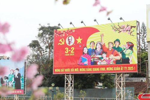 Phát huy vai trò của tranh cổ động