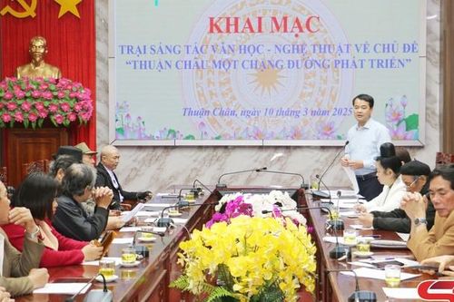 Mở trại sáng tác văn học nghệ thuật 'Thuận Châu một chặng đường phát triển'