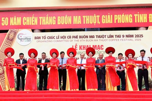 Hơn 400 gian hàng tham gia Hội chợ triển lãm chuyên ngành cà phê tại Buôn Ma Thuột
