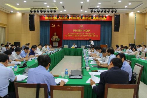 Đẩy mạnh tập trung công tác xây dựng, hoàn thiện thể chế về xây dựng và giao thông vận tải
