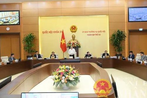 Cân nhắc giữ xăng trong danh mục chịu thuế tiêu thụ đặc biệt