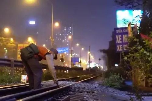 Người giữ an toàn cho những chuyến tàu đêm
