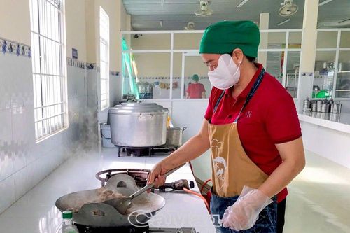 Những người đứng sau bục giảng