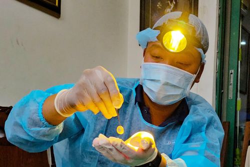 Hành trình hơn 1.000 km thực hiện di nguyện hiến giác mạc của cha