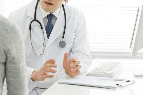 Nghe tư vấn khác nhau, bệnh nhân hoang mang: Ai chịu trách nhiệm?