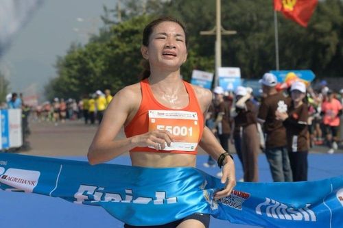 Nguyễn Thị Oanh săn kỷ lục tại Phú Quốc Marathon 2025