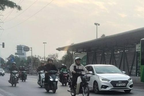 Hà Nội ấm áp, mưa phùn, sương mù, gia tăng nồm ẩm