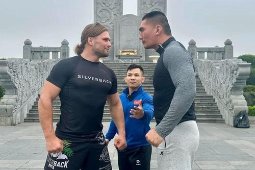 Đô vật Zakhar: 'Hiếu Khổng Lồ rất mạnh'