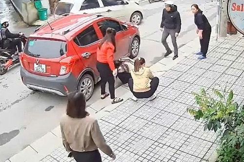Ô tô cán tử vong bé trai, tạm đóng cửa cơ sở trông giữ trẻ