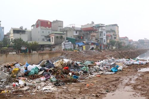 Kiểm tra, xử lý tình trạng ngập rác thải dự án cứng hóa kênh La Khê