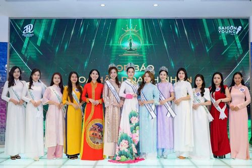 Nhà thiết kế thời trang hết lòng vì di sản áo dài dân tộc và cộng đồng