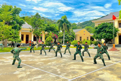 Lính trinh sát luyện võ cổ truyền