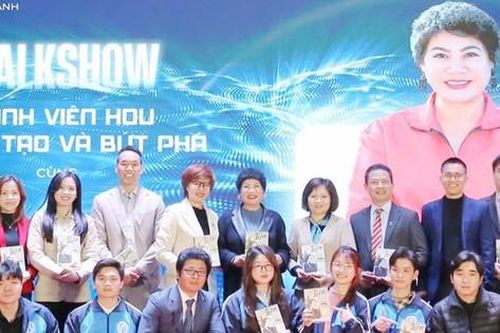 'Hành trình sinh viên khởi nghiệp 2025': Những bài học quý giá từ các chuyên gia