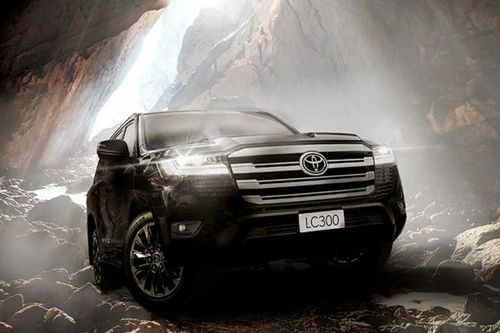 Toyota Land Cruiser 300 thêm trang bị, giá bán tăng gần 300 triệu đồng