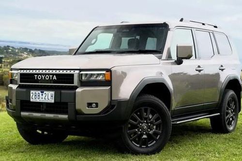 Toyota Land Cruiser Prado 2025 có bản 5 chỗ mới