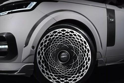 SUV hạng sang Range Rover độ mâm độc đáo