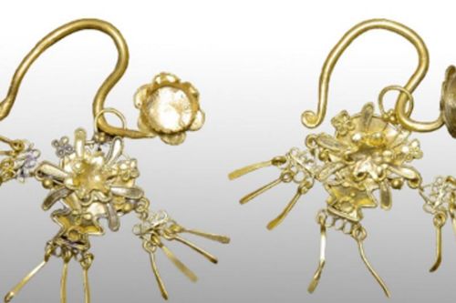 22 hiện vật bằng vàng được cung tiến vào đền Nghè trở thành Bảo vật quốc gia