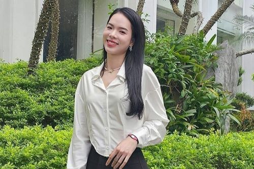 Vẻ đẹp dịu dàng của Hoa khôi bóng chuyền Thanh Thúy