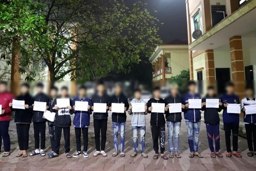 Khởi tố nhóm đối tượng mang hung khí chém đứt gân tay người đi đường ở Bắc Ninh