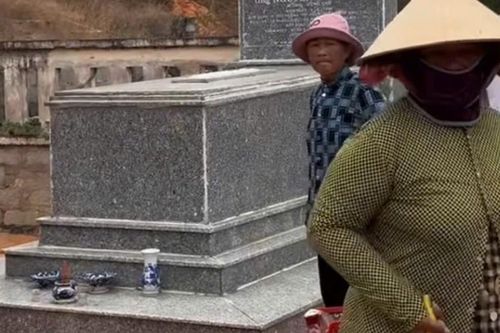 Vụ nhóm người 'xin đểu' tại nghĩa trang: Làm rõ dấu hiệu cưỡng đoạt tài sản
