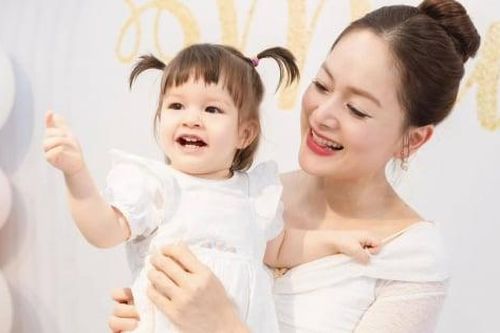 Lan Phương: 'Tôi trở thành phiên bản tốt hơn khi có con thứ hai'