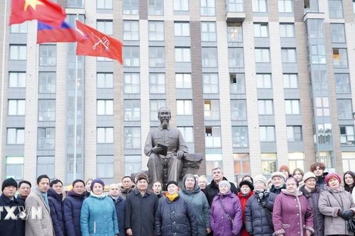 Quảng trường ở thành phố Saint Petersburg được mang tên Hồ Chí Minh