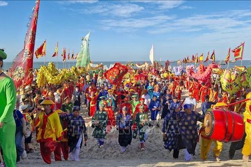Nhiều hoạt động phong phú, thu hút du khách tại Lễ hội Dinh Cô