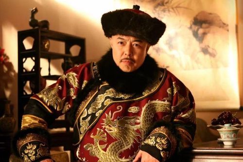 'Choáng váng' về chiều cao thật của Hoàng đế Càn Long